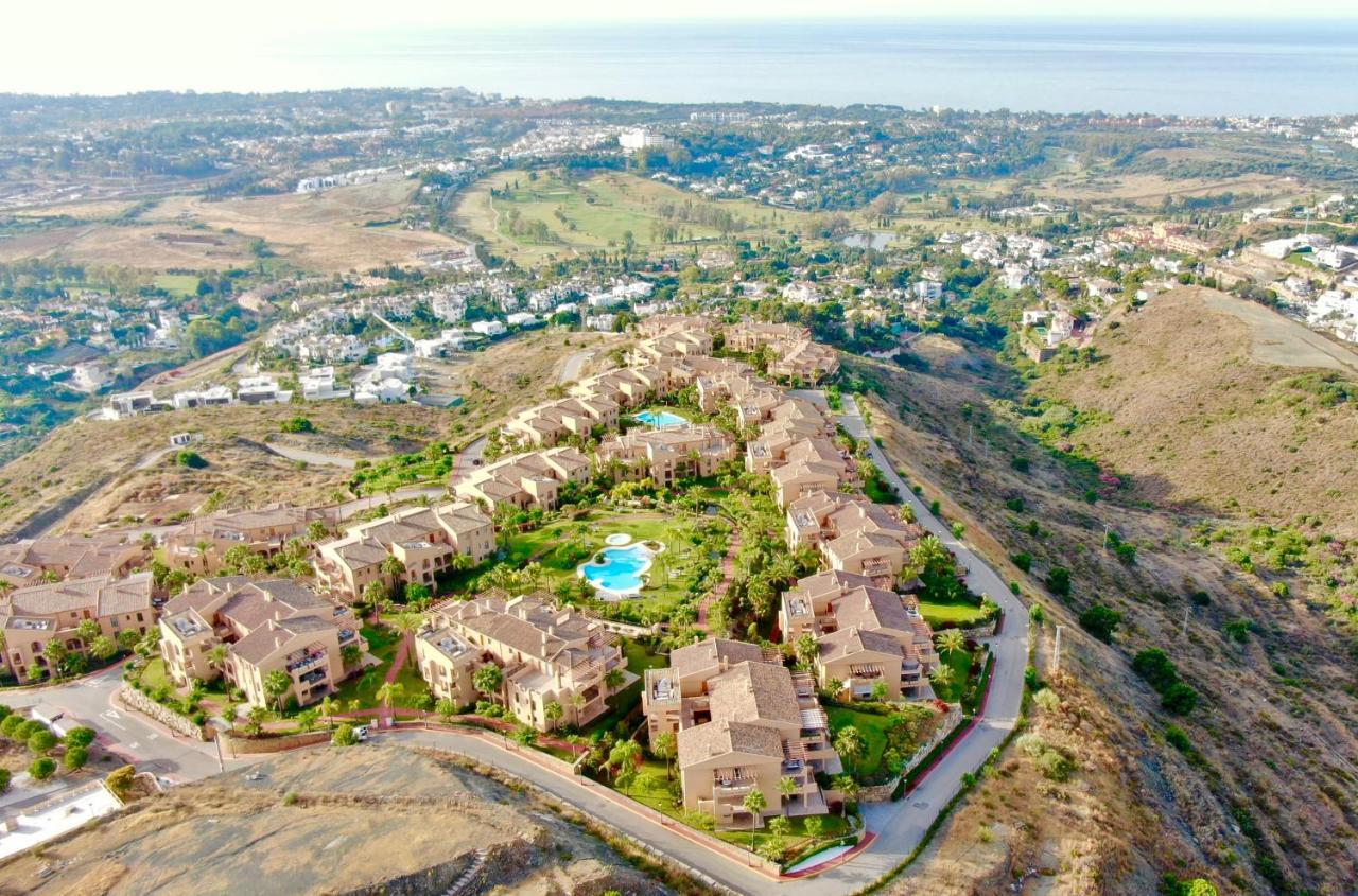 Apartament Quartiers Marbella Penthouse In Hacienda Cifuentes Benahavis Estepona Zewnętrze zdjęcie