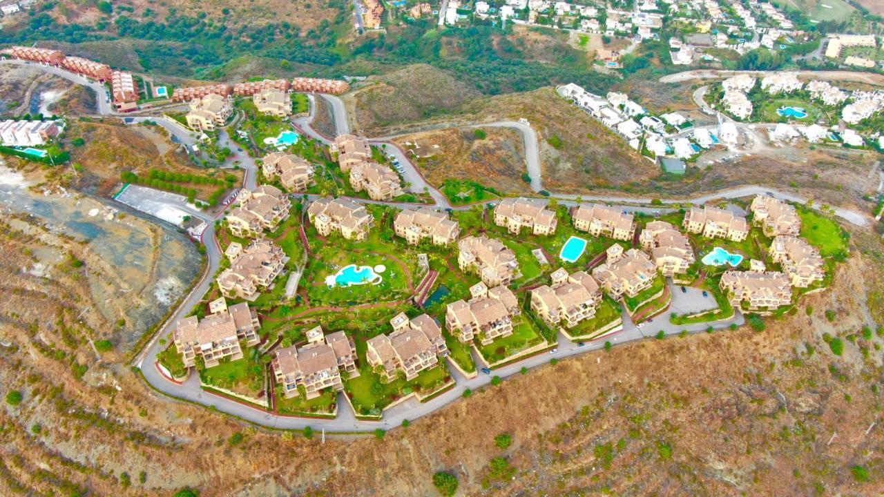 Apartament Quartiers Marbella Penthouse In Hacienda Cifuentes Benahavis Estepona Zewnętrze zdjęcie