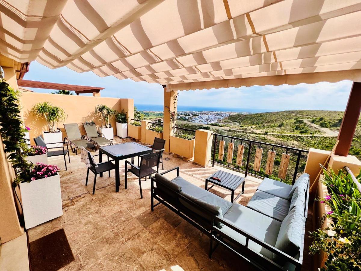 Apartament Quartiers Marbella Penthouse In Hacienda Cifuentes Benahavis Estepona Zewnętrze zdjęcie